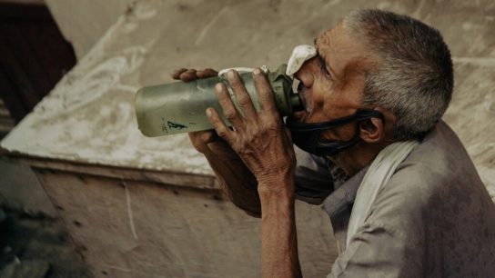 Record Smashing Heatwave in India and Pakistan Sparks Landfill Fires and Power Outages